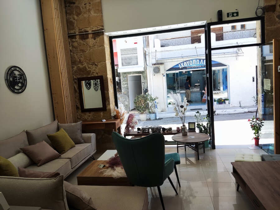 Επιπλοποιείο