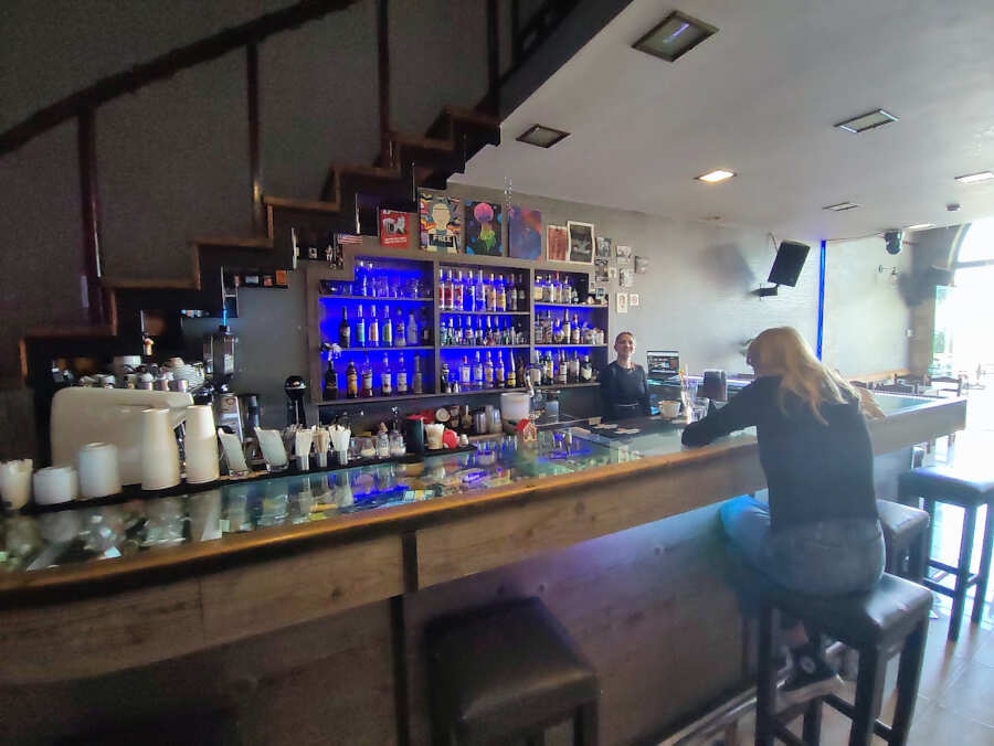 Καφέ Μπαρ Εστιατόριο